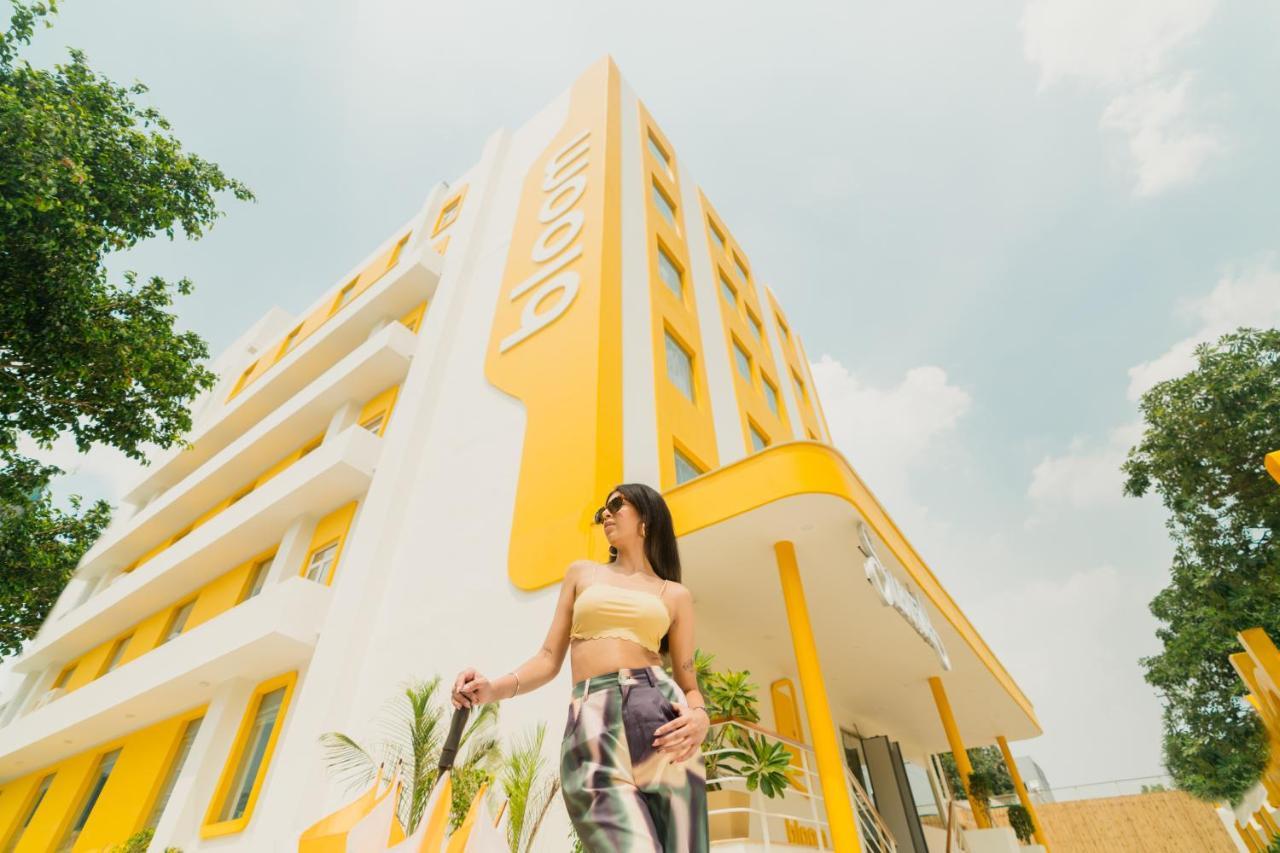 Bloom Hotel - Sector 62 Нойда Экстерьер фото