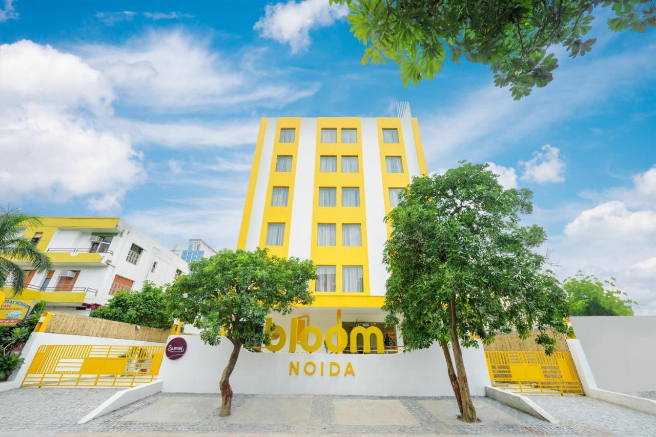 Bloom Hotel - Sector 62 Нойда Экстерьер фото
