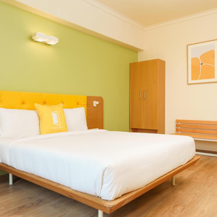 Bloom Hotel - Sector 62 Нойда Экстерьер фото